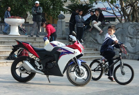 cbr150r 2011