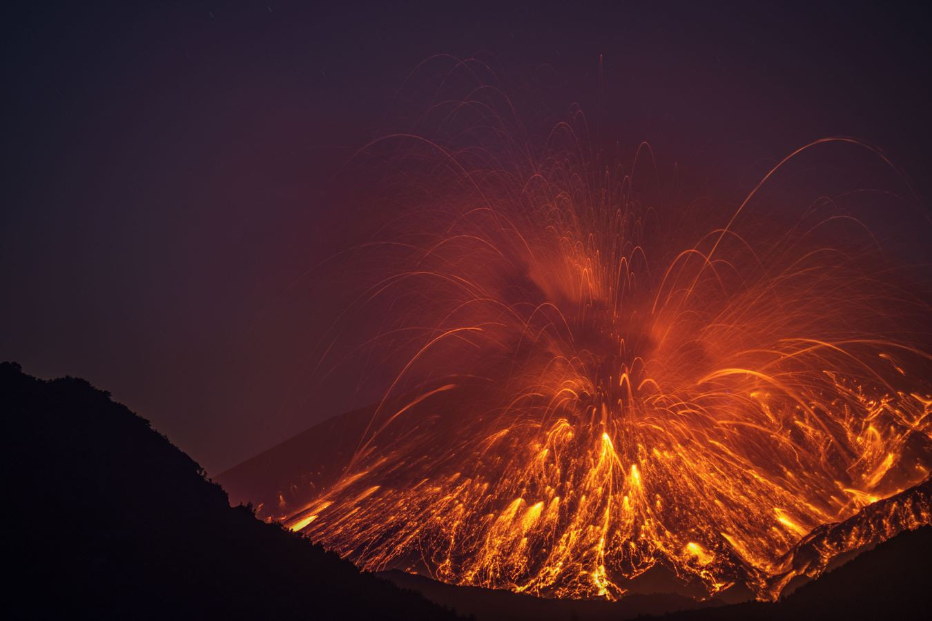 Núi lửa hình khiên  Tin tức mới nhất 24h qua  VnExpress