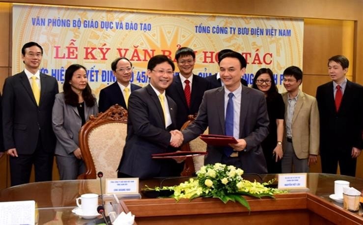 Phấn đấu 100% thủ tục hành chính đều có thể gửi hồ sơ qua bưu điện phan dau 100 thu tuc hanh chinh deu co the gui ho so qua buu dien