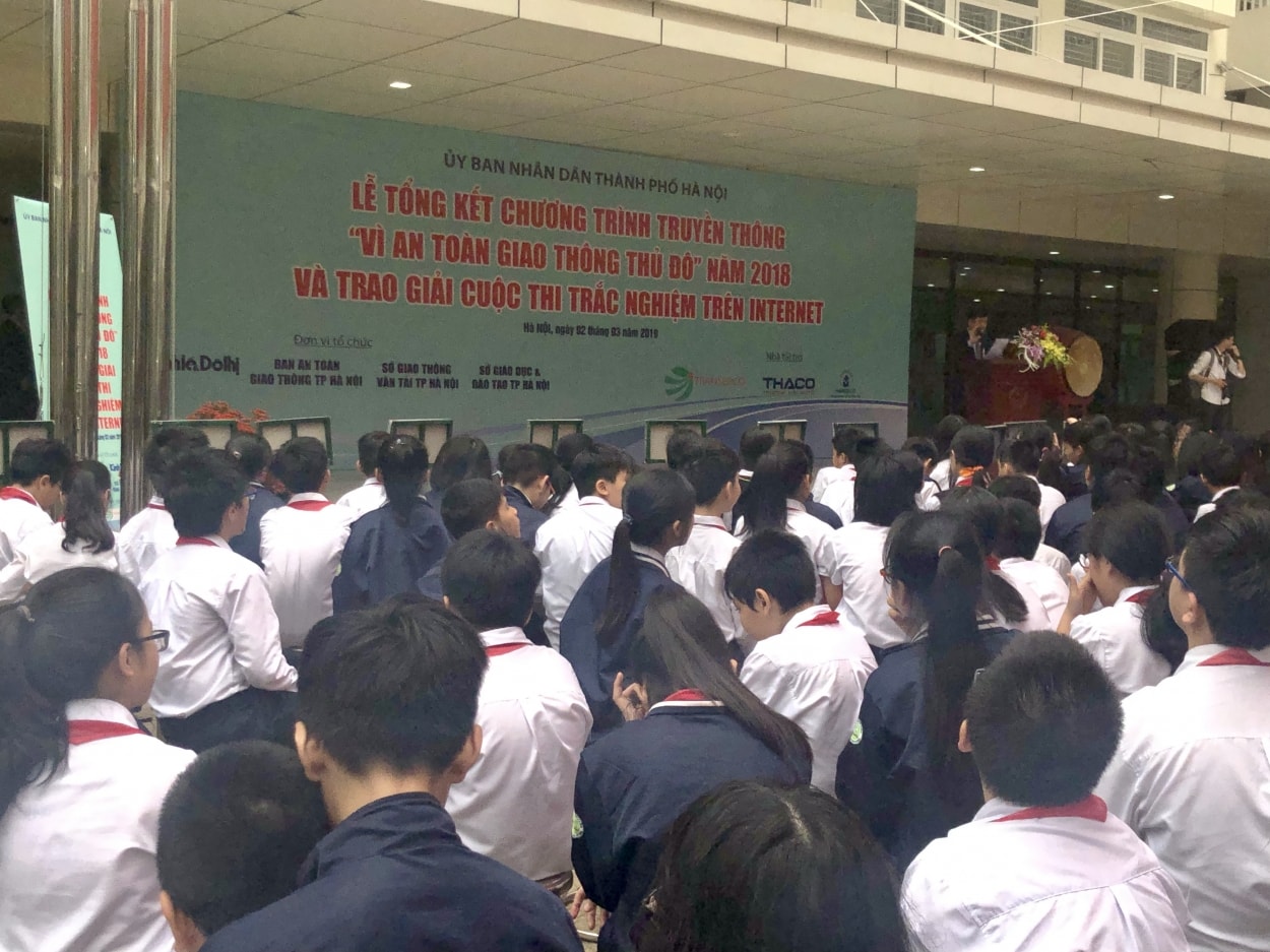 Hàng trăm học sinh trường THCS Thanh Xuân hào hứng tham gia lễ tổng kết