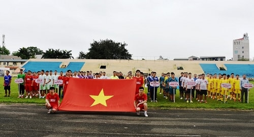 khoi tranh giai bong da cnvcld thi xa son tay lan thu nhat