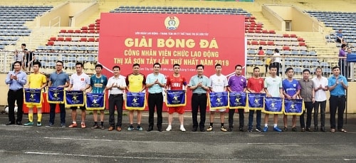 khoi tranh giai bong da cnvcld thi xa son tay lan thu nhat