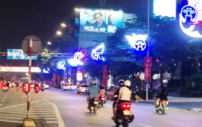 Khánh thành công trình trang trí chiếu sáng tuyến đường Nguyễn ...