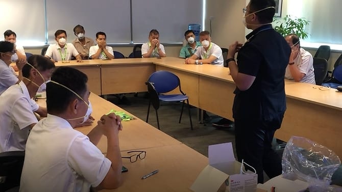 Các tài xế GrabResponse trong một buổi đào tạo của Lực lượng Phòng vệ Dân sự Singapore (Ảnh: Grab) Các tài xế GrabResponse trong một buổi đào tạo của Lực lượng Phòng vệ Dân sự Singapore (Ảnh: Grab)