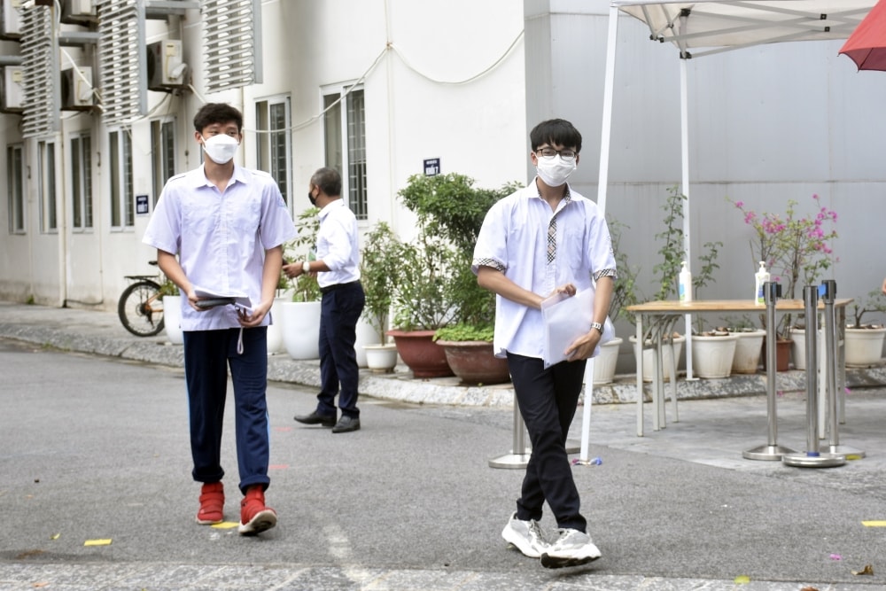Làm rõ thông tin vận động học sinh lớp 9 chuyển trường vì học lực yếu Làm rõ thông tin vận động học sinh lớp 9 chuyển trường vì học lực yếu