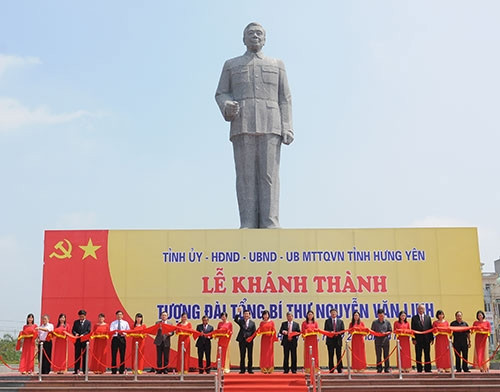 Nguyễn Văn Linh - người chiến sĩ cộng sản kiên trung, người góp phần mở đường công cuộc đổi mới Nguyễn Văn Linh - người chiến sĩ cộng sản kiên trung, người góp phần mở đường công cuộc đổi mới
