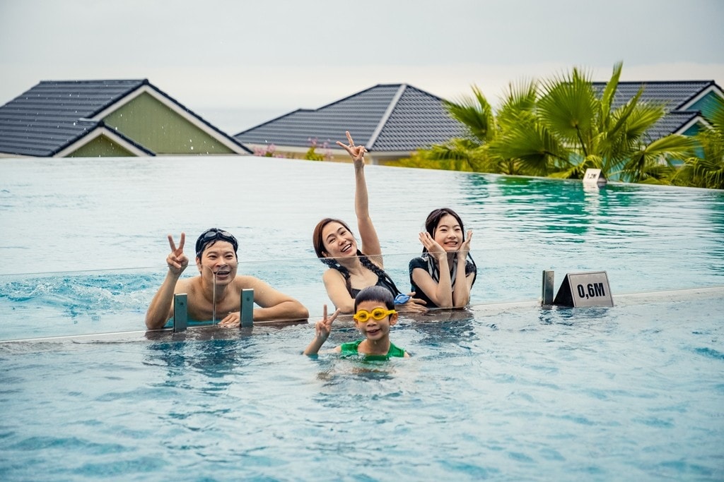 Các trải nghiệm “all-in-one” tại NovaWorld Phan Thiet cùng gia đình giúp Thanh Thảo sạc đầy nguồn năng lượng tích cực. Ảnh: NovaWorld Phan Thiet Các trải nghiệm “all-in-one” tại NovaWorld Phan Thiet cùng gia đình giúp Thanh Thảo sạc đầy nguồn năng lượng tích cực. Ảnh: NovaWorld Phan Thiet