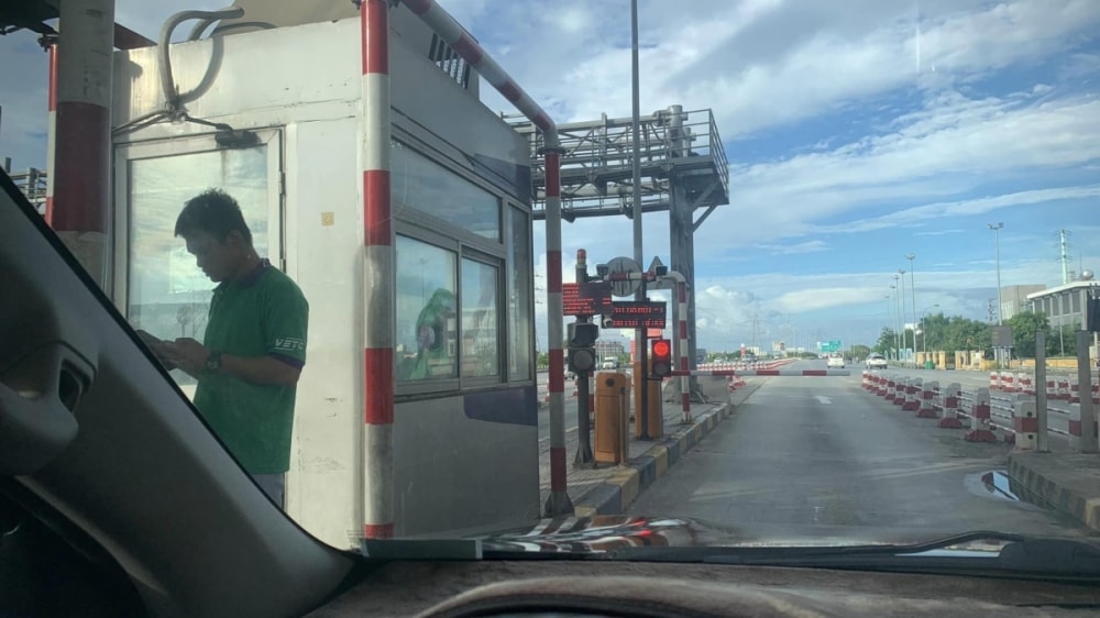 Thu phí tự động ETC vẫn bị lỗi trừ tiền 2 lần sau 2 tháng triển khai Thu phí tự động ETC vẫn bị lỗi trừ tiền 2 lần sau 2 tháng triển khai