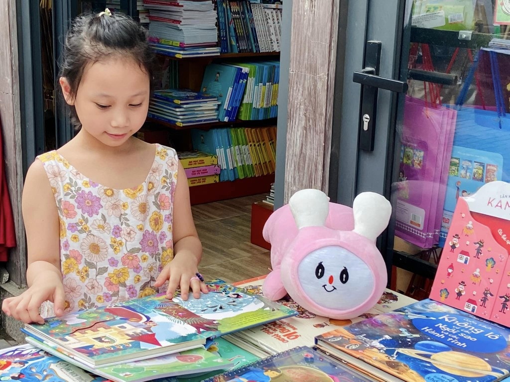 chương trình “Phố sách tháng 10” với chủ đề “Ngôn ngữ và nguồn cội” được tổ chức tại Phố sách Hà Nội