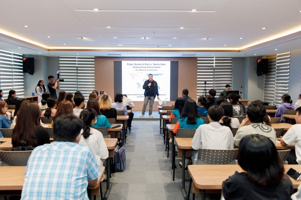 Global Alliance đánh giá rất cao nguồn nhân lực trẻ tại Việt Nam sau phiên giao lưu ý nghĩa với sinh viên tại UEH Global Alliance đánh giá rất cao nguồn nhân lực trẻ tại Việt Nam sau phiên giao lưu ý nghĩa với sinh viên tại UEH