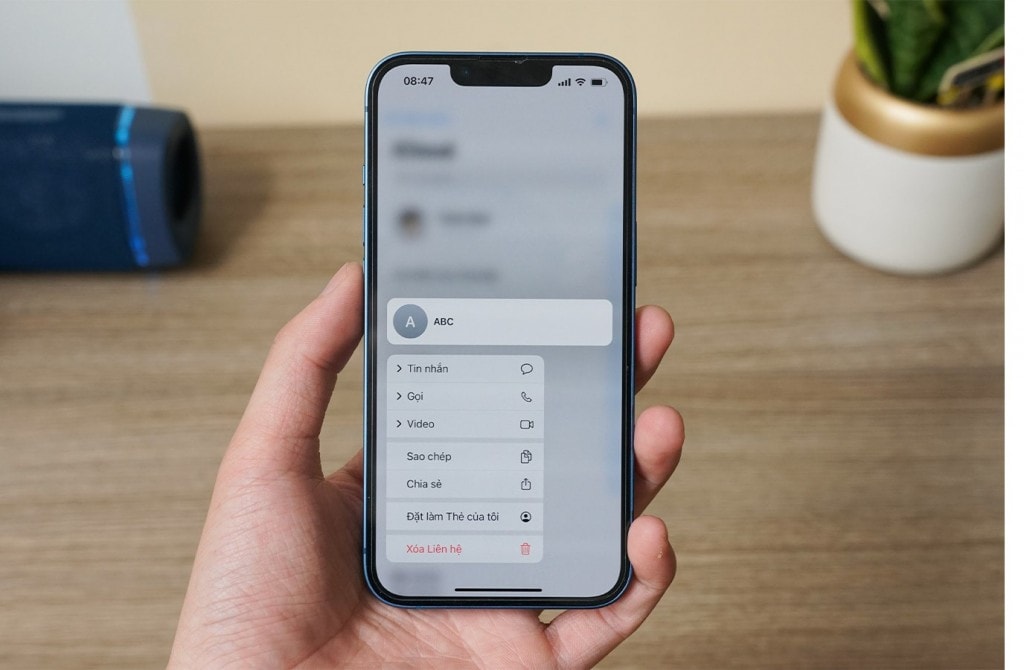 Làm sao quản lý danh bạ bị trùng trên iOS 16?