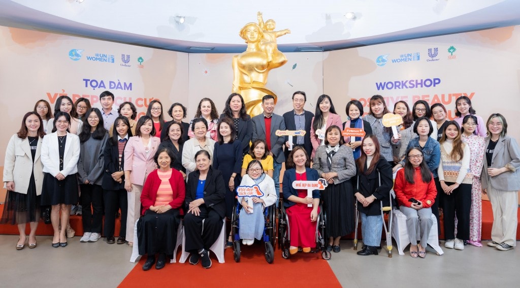 Các đại biểu tham gia tọa đàm Các đại biểu tham gia tọa đàm