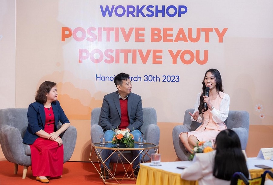 Các đại biểu, chuyên gai chia sẻ tại tọa đàm Các đại biểu, chuyên gai chia sẻ tại tọa đàm