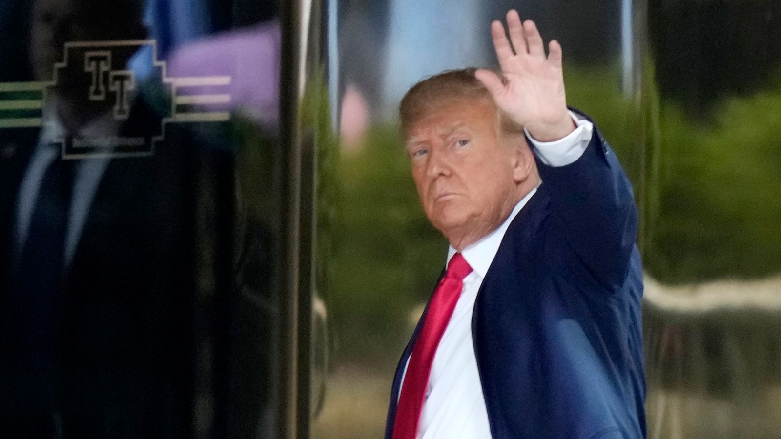 Cựu Tổng thống Mỹ Donald Trump chuẩn bị trình diện tại tòa án