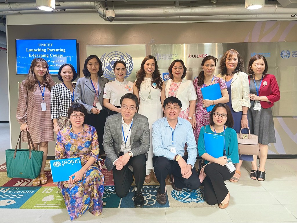 UNICEF phối hợp với Cục trẻ em, Bộ Lao động, Thương binh và Xã hội, The Human Safety Net (Generali) và các đối tác triển khai khóa học trực tuyến thúc đẩy các kỹ năng làm cha mẹ toàn diện