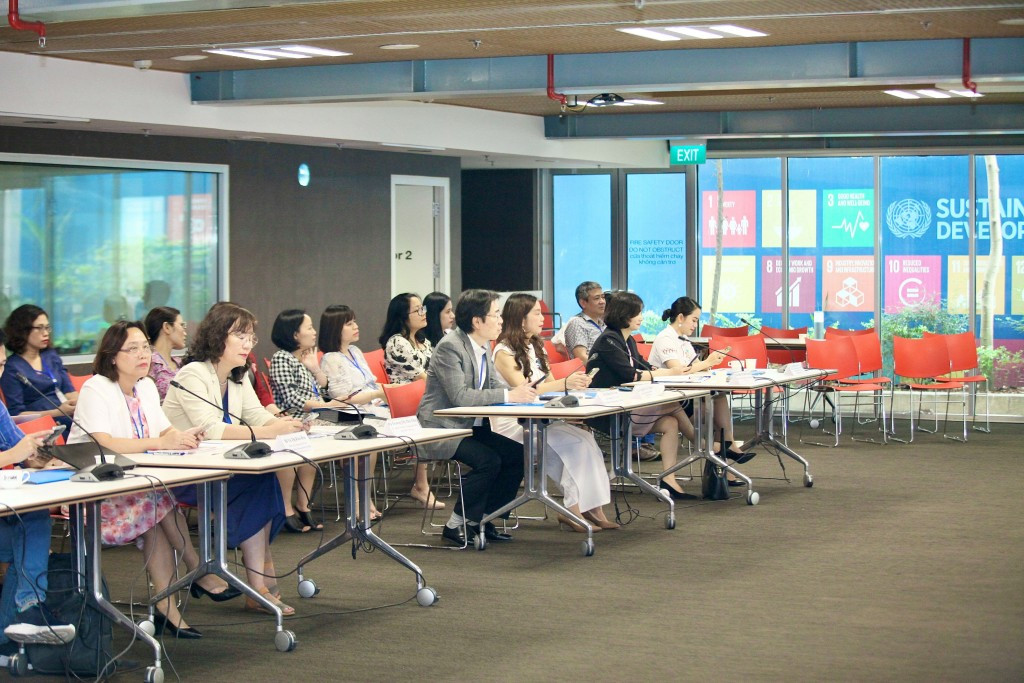Lễ ra mắt khóa học trực tuyến được tổ chức trọng thể và với nhiều thông tin bổ ích được chia sẻ từ các đại biểu và chuyên gia trong lĩnh vực trẻ em tại Ngôi Nhà Xanh Một Liên Hợp Quốc, thủ đô Hà Nội, vào ngày 5/4