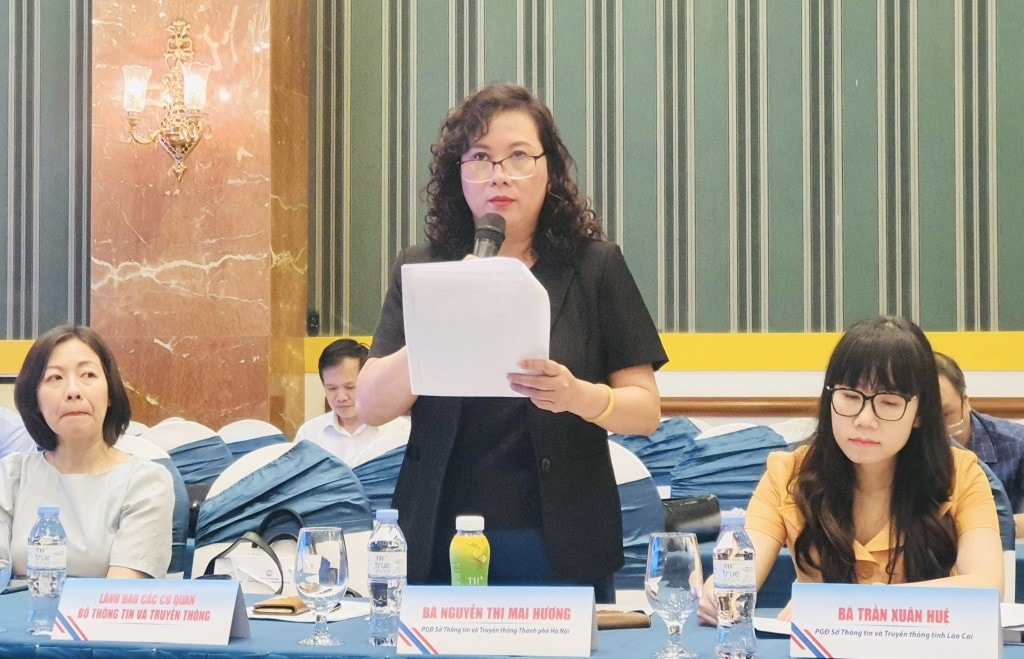 Phó Giám đốc Sở Thông tin và Truyền thông Hà Nội Nguyễn Thị Mai Hương tham luận tại hội thảo