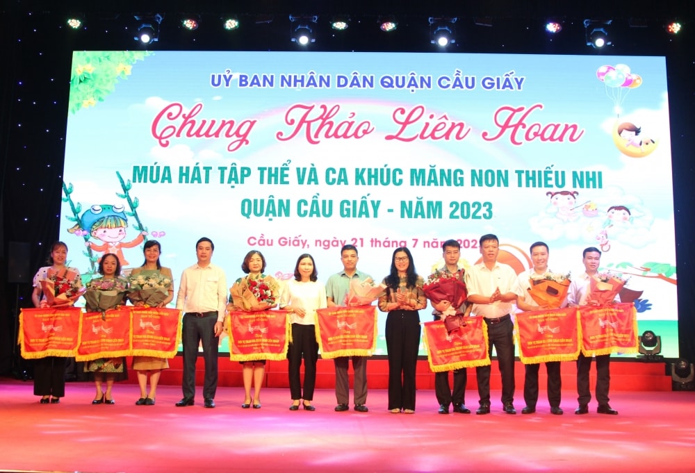 Gần 1.000 thiếu nhi Cầu Giấy tham gia chung khảo liên hoan múa hát tập thể