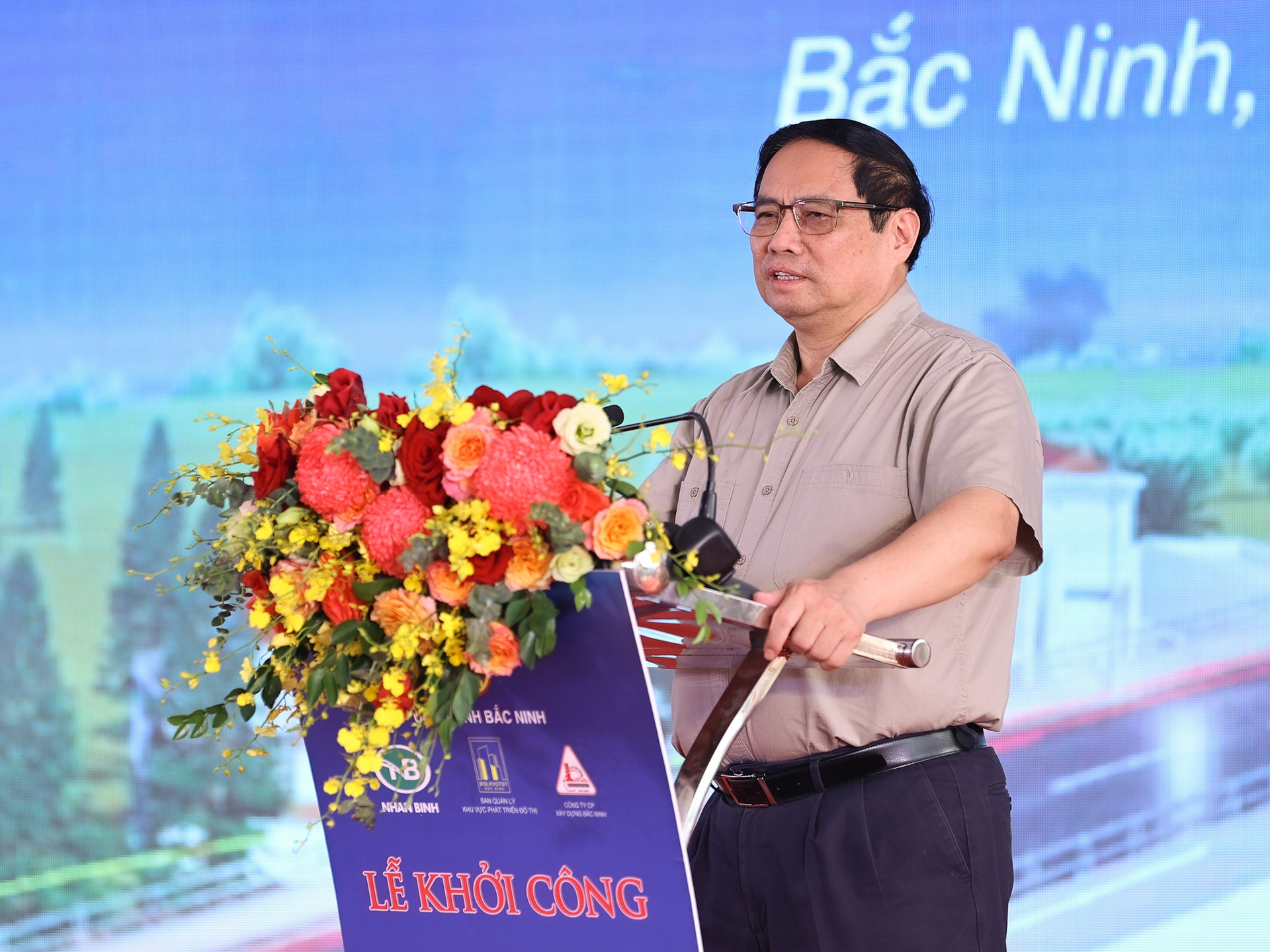 Thủ tướng dự lễ khởi công 3 tuyến đường có ý nghĩa lớn với Bắc Ninh và Hà Nội - Ảnh 2.