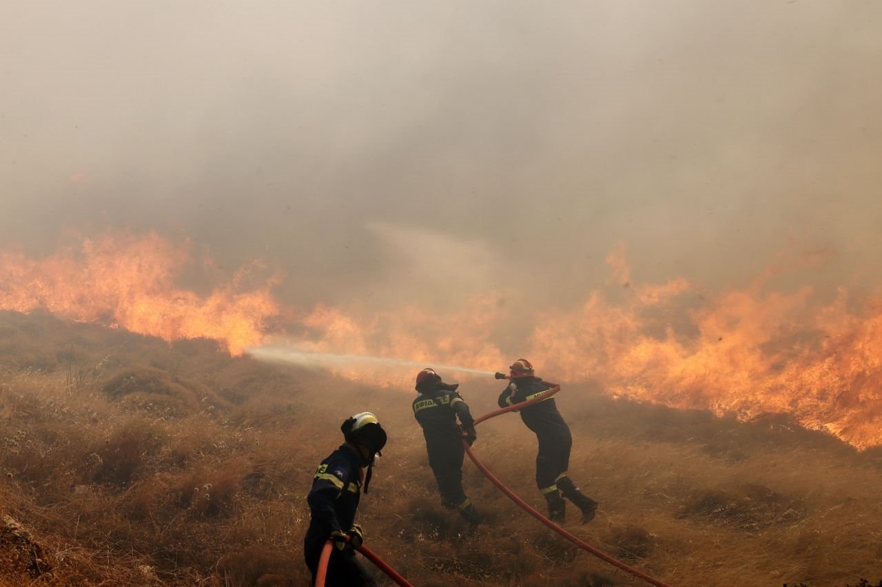 230823171250-01-greece-wildfire-gallery.jpg