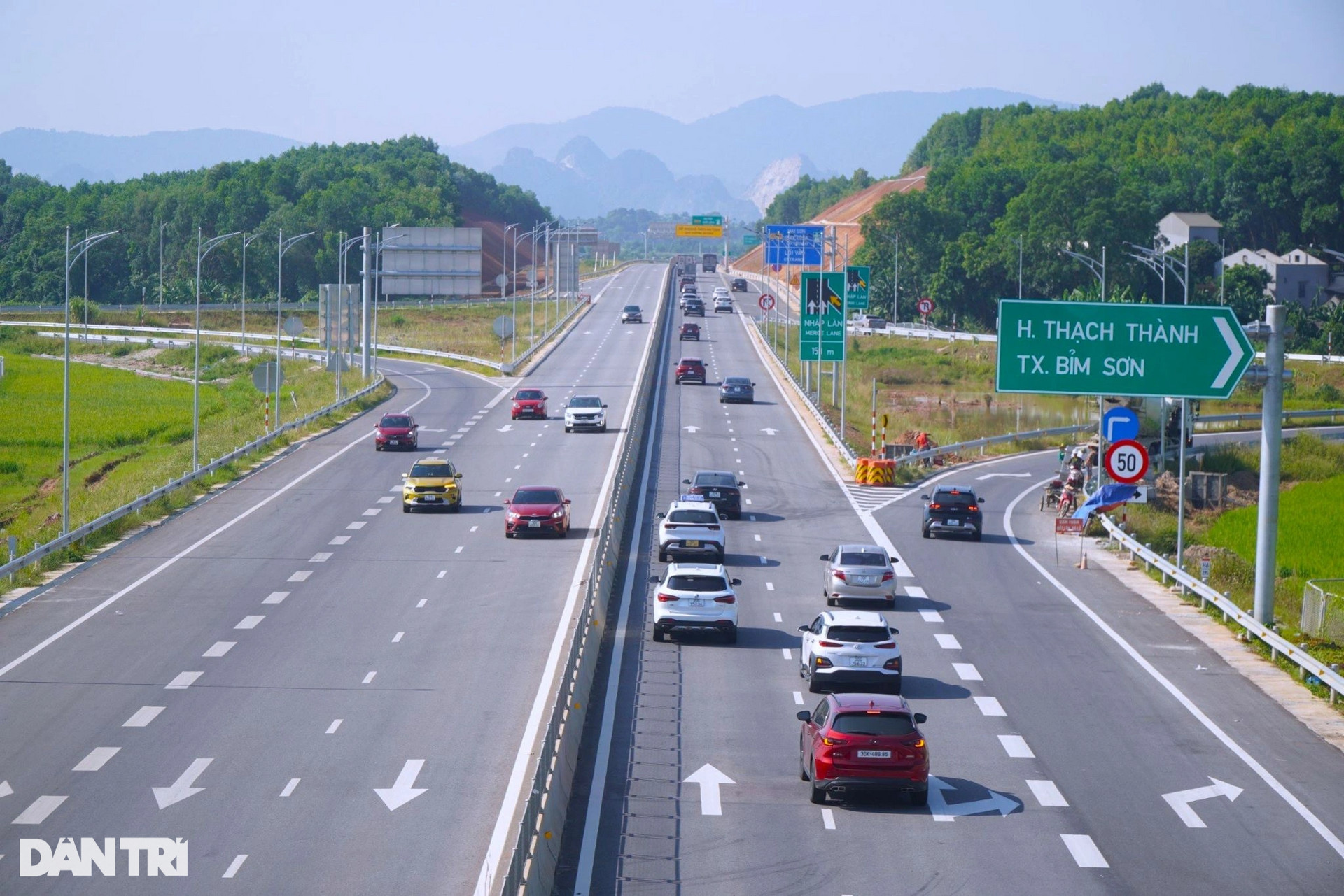 Thông xe cao tốc nối Thanh Hóa - Nghệ An, không ít người nhầm lối ra - 2