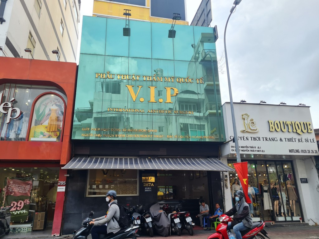 Phòng khám chuyên khoa thẩm mỹ thuộc Công ty TNHH Phẫu thuật thẩm mỹ Quốc tế VIP cũng nằm trong danh sách các phòng khám chuyên khoa thẩm mỹ có chất lượng rất thấp, chỉ 1,71 điểm