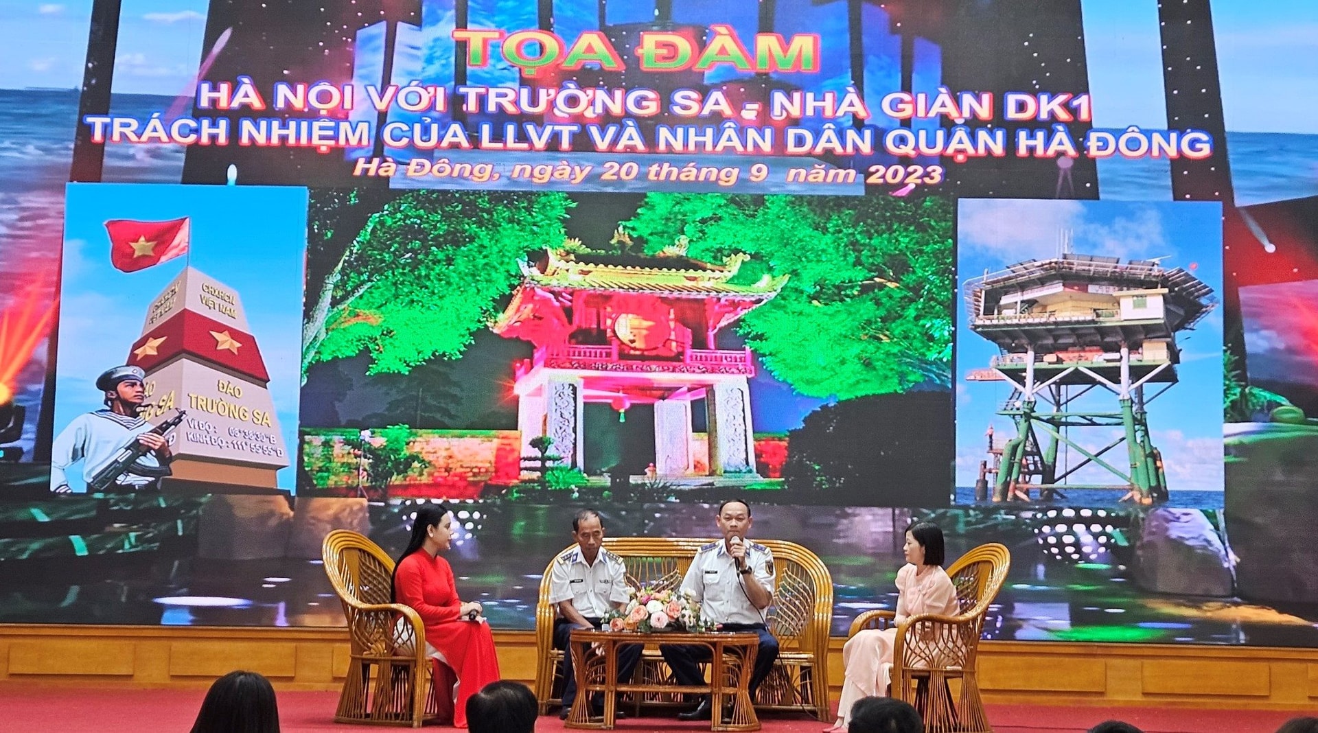 Tọa đàm “Hà Nội với Trường Sa - Nhà giàn DK1 trách nhiệm của LLVT và nhân dân quận Hà Đông”