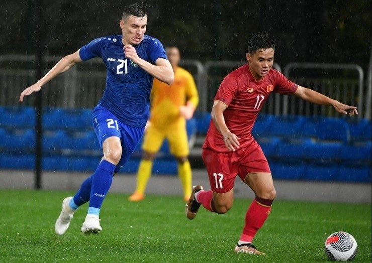 Không tung nổi một cú sút, đội tuyển Việt Nam thua toàn diện Uzbekistan - 2