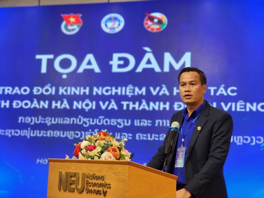 Đồng chí Phunpasong Xayyavongsa, Phó Bí thư Thành đoàn Viêng Chăn chia sẻ tại Toạ đàm