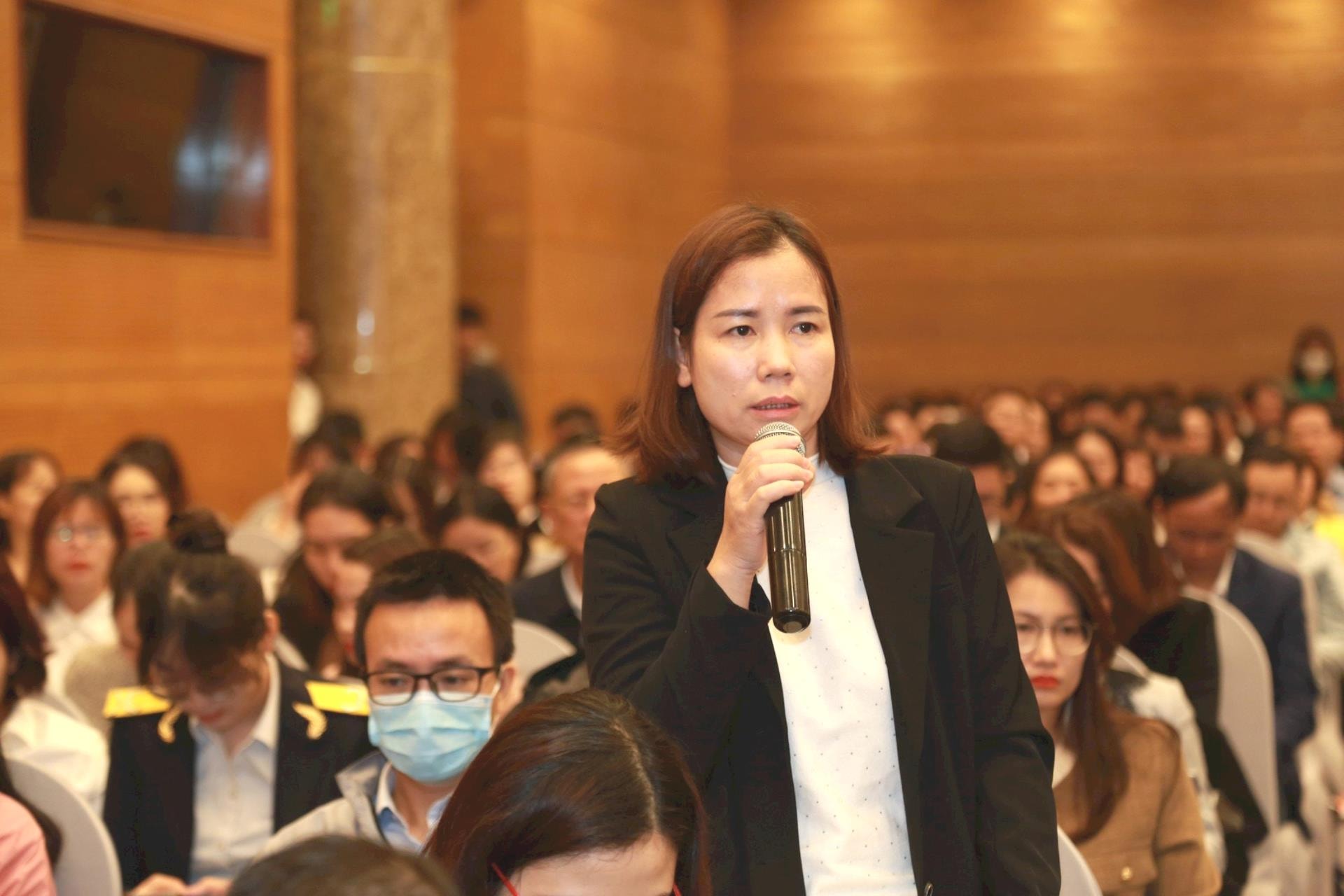 Đối thoại với doanh nghiệp: "Nóng" vấn đề hóa đơn, hoàn thuế giá trị gia tăng