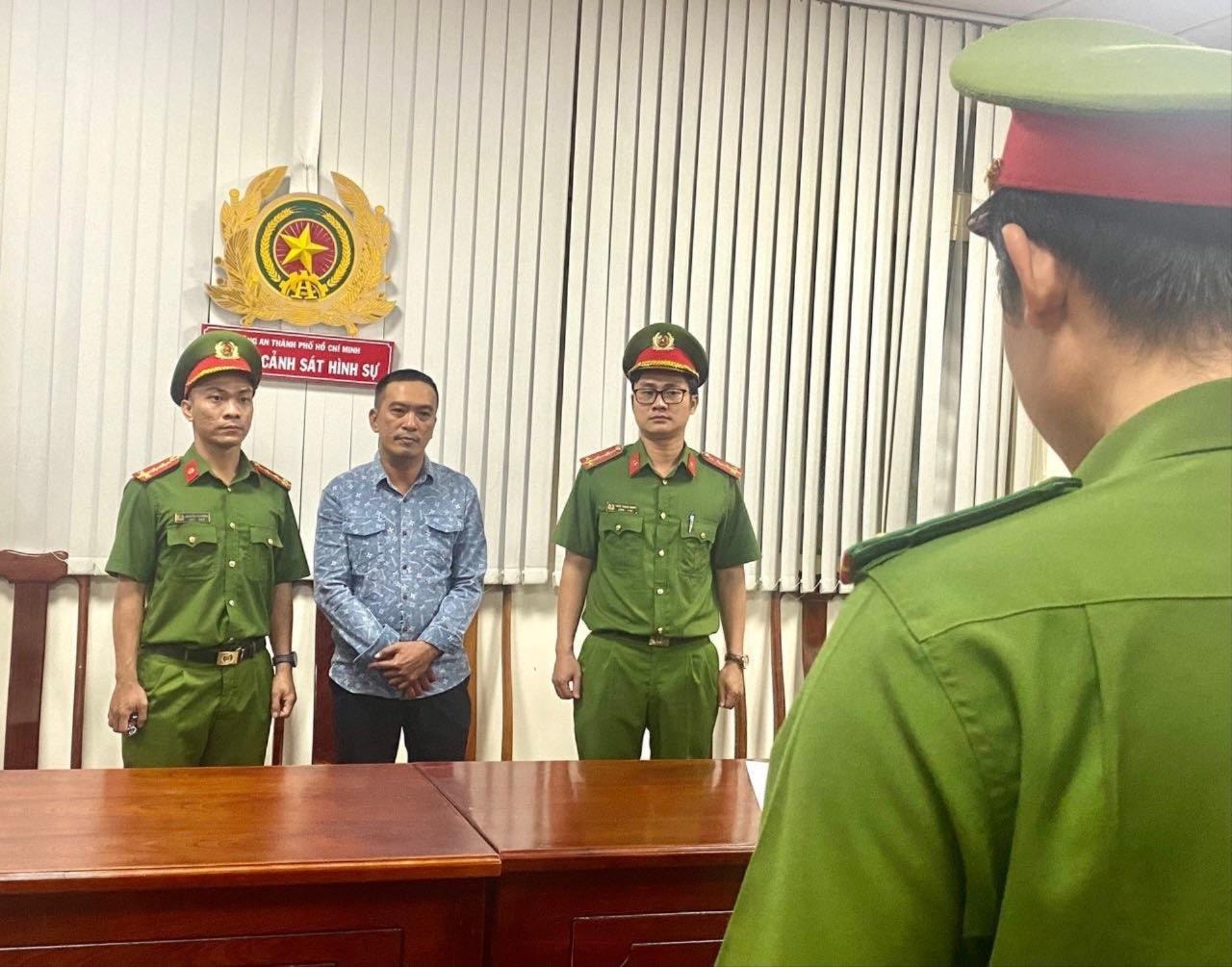 Bắt đối tượng giả công an lừa đảo chiếm đoạt hơn 9 tỷ đồng