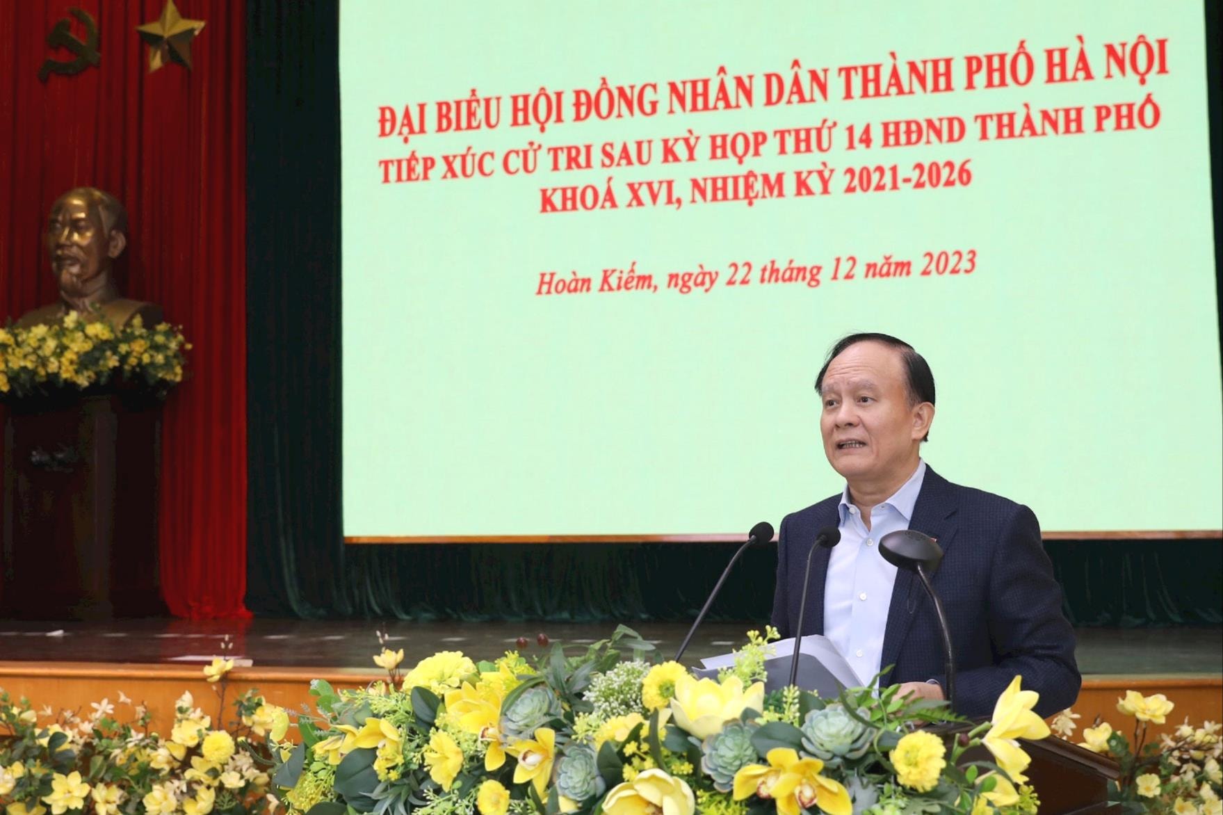 Đề nghị quản lý hiệu quả hơn nữa không gian đi bộ quanh hồ Hoàn Kiếm