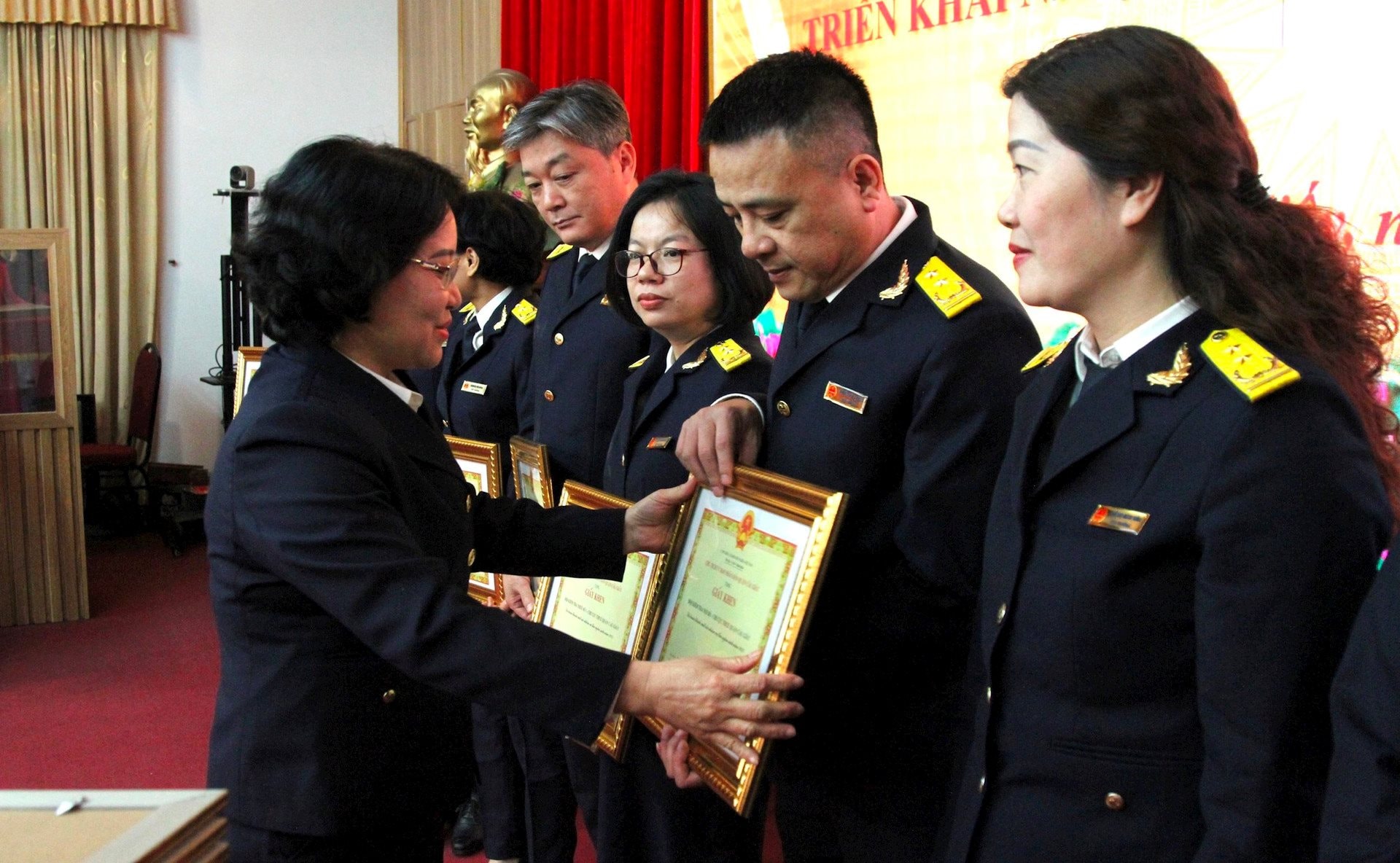Cầu Giấy phấn đấu hoàn thành chỉ tiêu thu ngân sách năm 2024 cao nhất thành phố