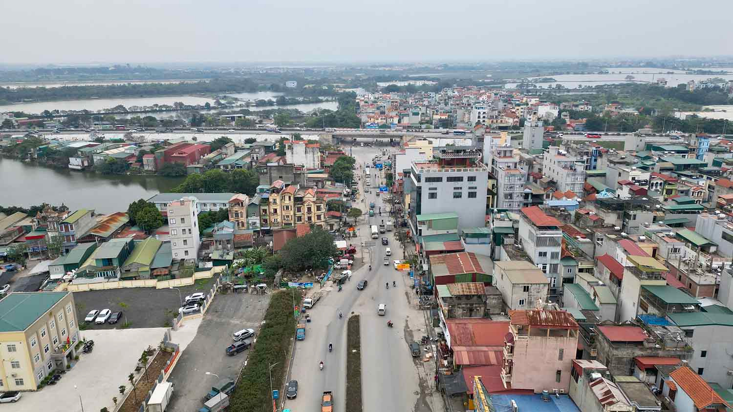 Tuyến đường Tam Trinh được mở rộng sẽ phục vụ nhu cầu đi lại của người dân, làm giảm áp lực giao thông của các tuyến đường chính cửa ngõ phía Nam của Thủ đô (Giải Phòng, Lĩnh Nam, Nguyễn Khoái) góp phần thúc đẩy phát triển kinh tế - xã hội địa phương. Trong ảnh là điểm cuối của dự án.