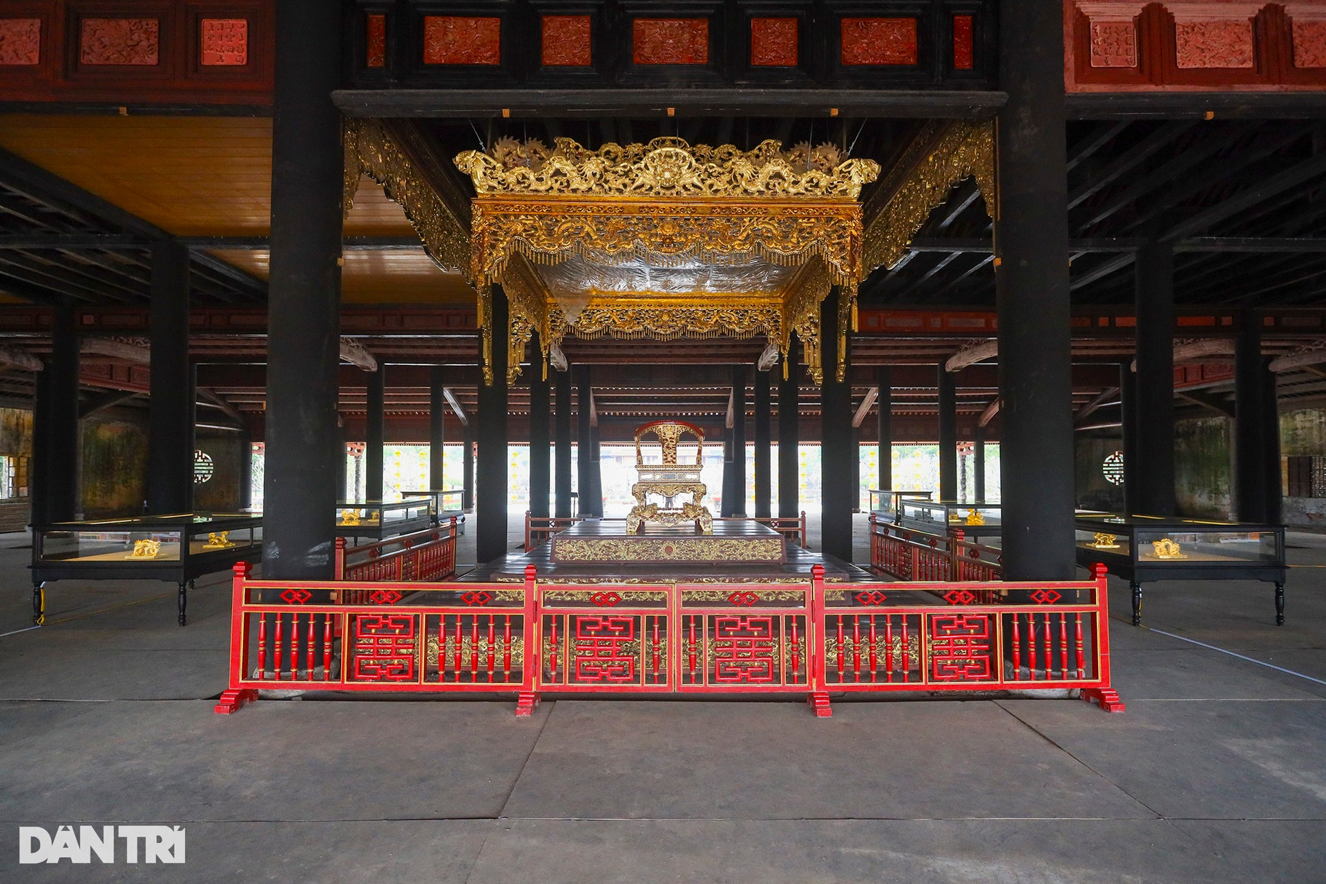Ngắm bộ sưu tập rồng triều Nguyễn trong điện Thái Hòa - 12