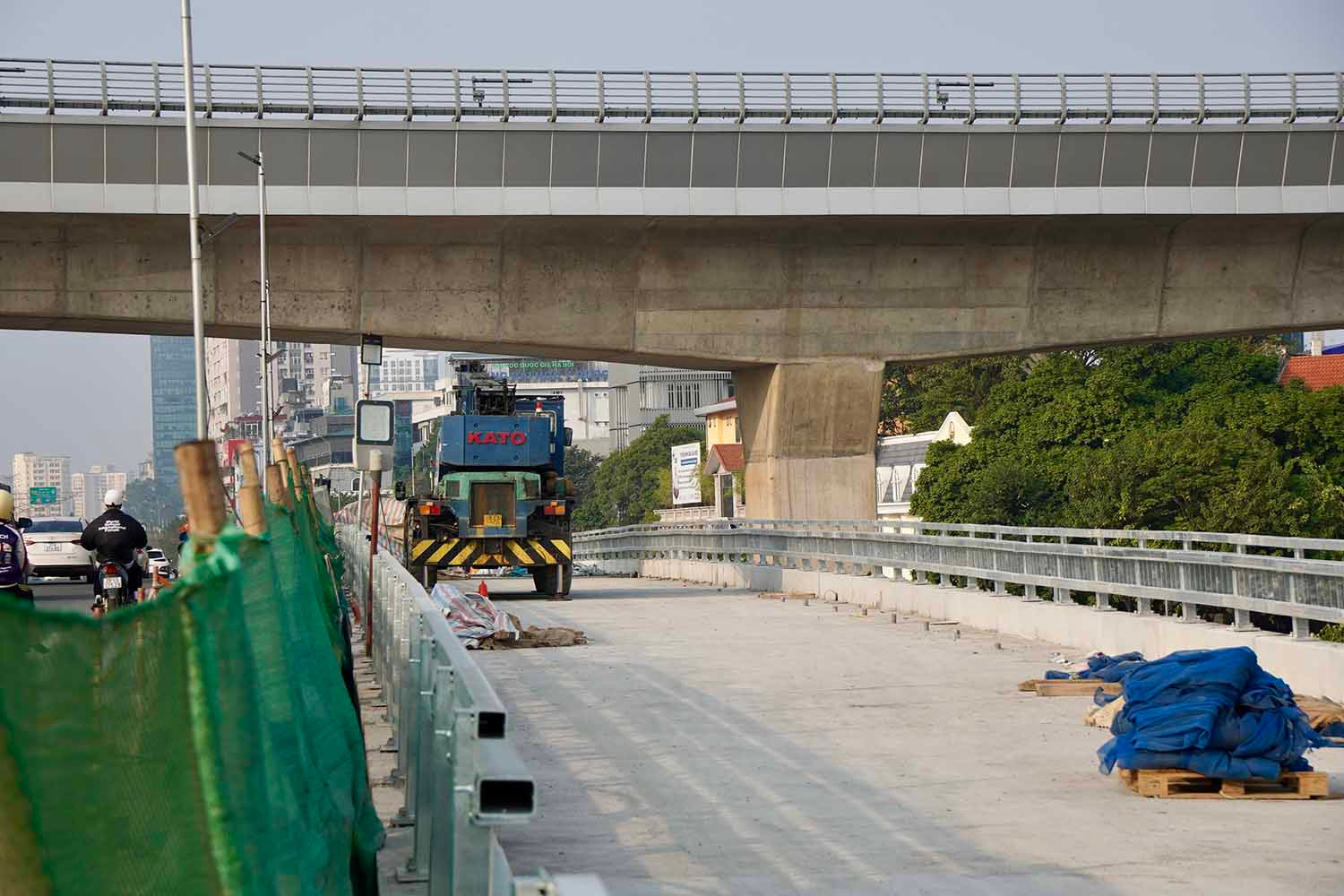 Về mặt kỹ thuật, hai đơn nguyên cầu đô thị được xây dựng là cầu vĩnh cửu kết cấu dầm thép bản mặt bêtông cốt thép liên hợp, tĩnh không đường dưới cầu 4,75m, tĩnh không trên cầu là 4,75m.