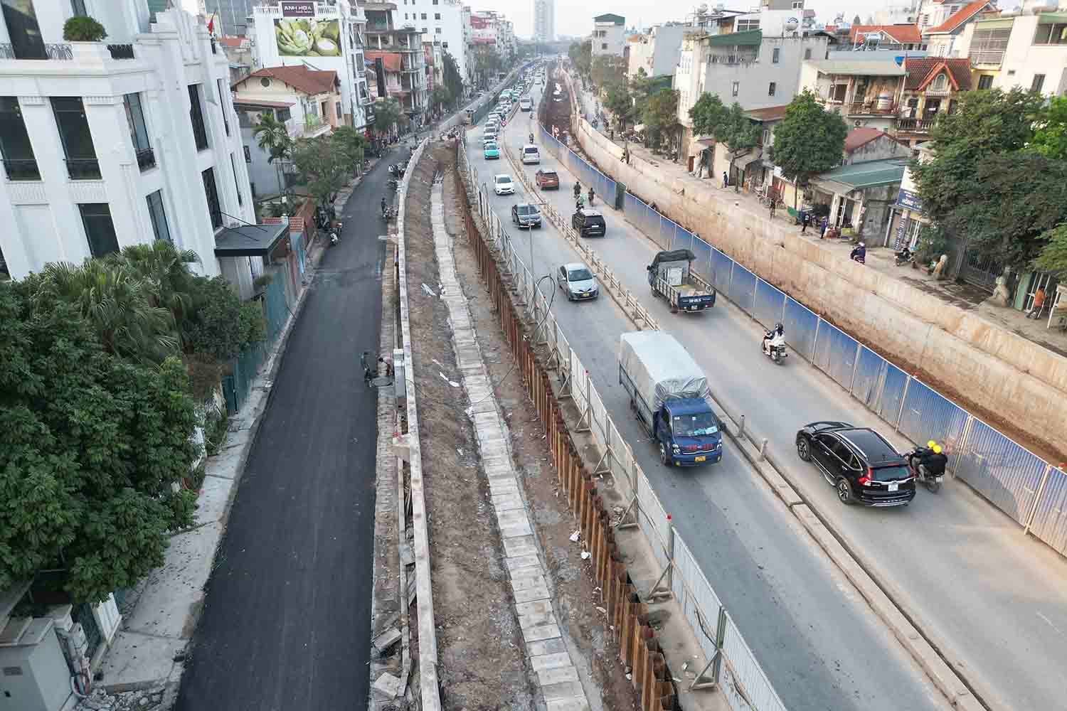 3,7km (thuộc dự án xây dựng cầu vượt nút giao đường An Dương - Thanh Niên giai đoạn 2), có tổng mức đầu tư 815 tỉ đồng, do Ban Quản lý dự án đầu tư xây dựng công trình giao thông Hà Nội làm chủ đầu tư.