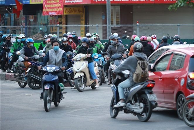Đi ngược chiều để... tránh tắc đường