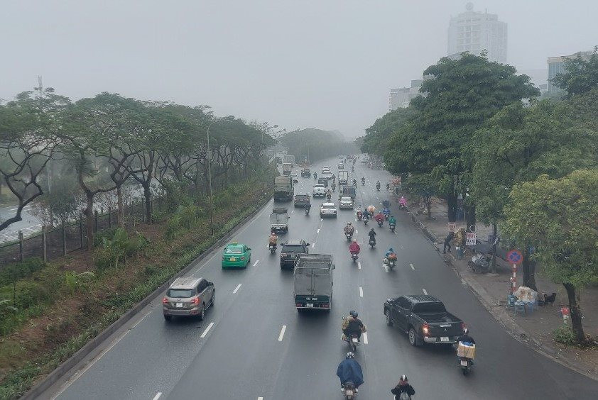 Đêm nay (25-2) và sáng mai, thành phố Hà Nội mưa nhỏ, mưa phùn và rét, nhiệt độ thấp nhất 13-15 độ C.