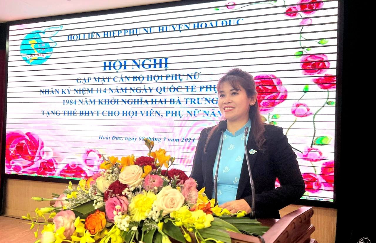 Chủ tịch Hội LHPN huyện Hoài Đức Lê Thị Điểm phát biểu.