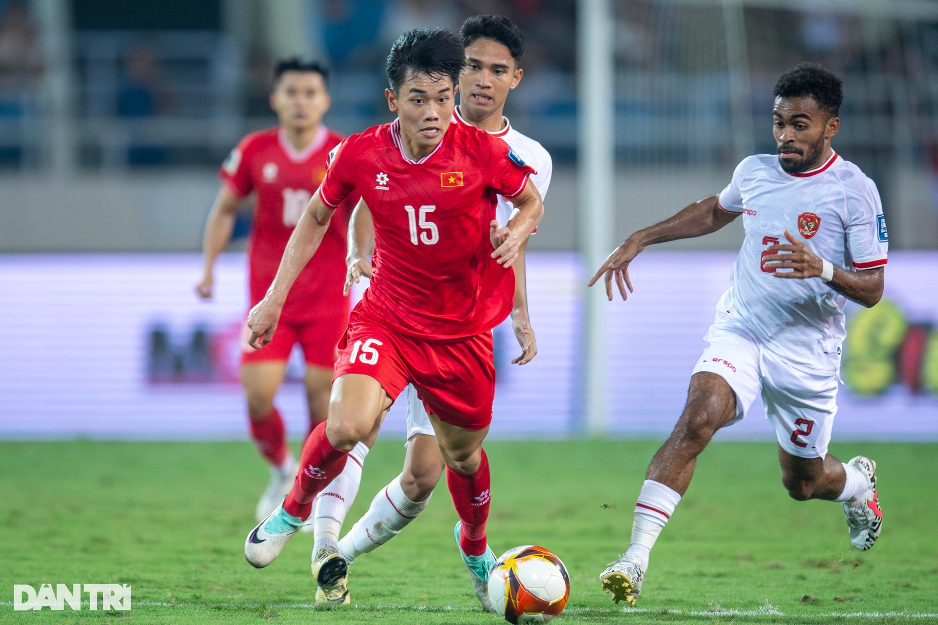 Đội tuyển Việt Nam bị trừ điểm nặng, tiếp tục lao dốc ở bảng xếp hạng FIFA - 1