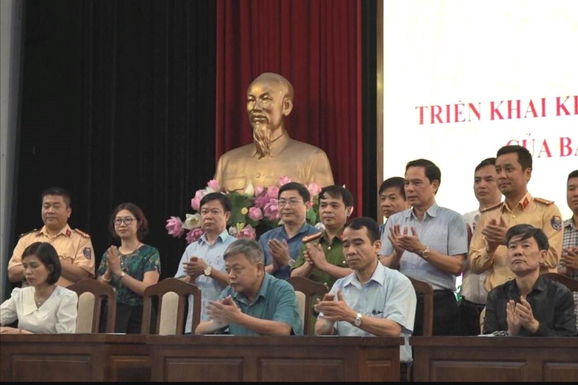 Thanh Trì: Ký cam kết không sản xuất, sử dụng xe ba, bốn bánh tự chế