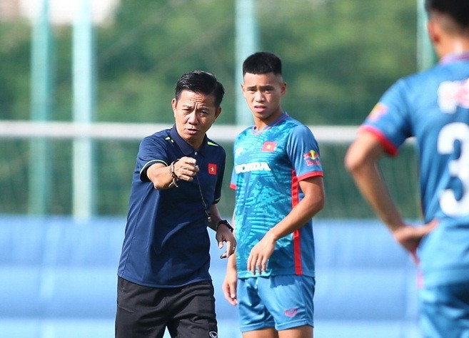 HLV Hoàng Anh Tuấn gọi nhiều học trò ông Troussier lên U23 Việt Nam - 1