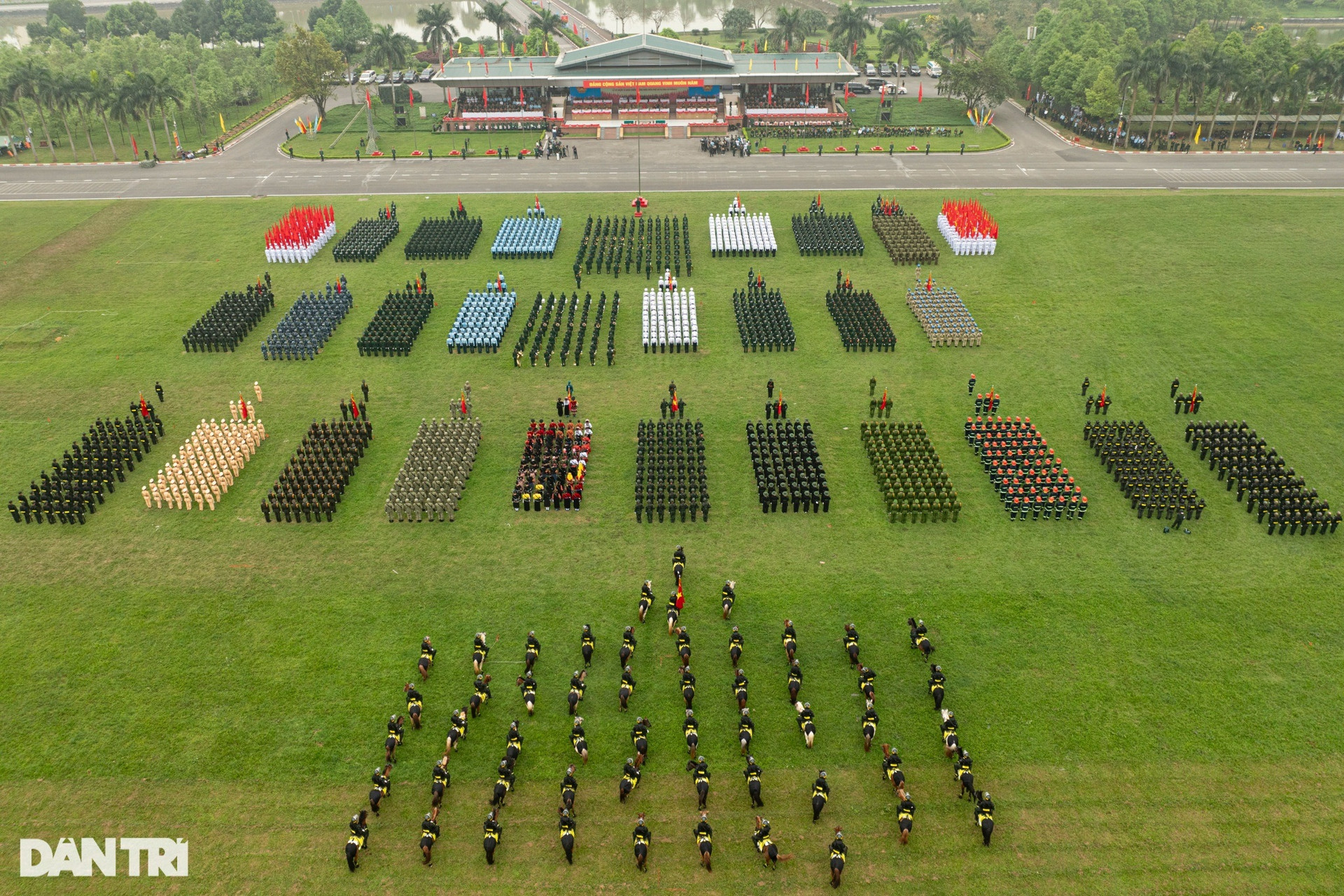 3.000 chiến sĩ hợp luyện diễu binh kỷ niệm 70 năm Chiến thắng Điện Biên Phủ - 1