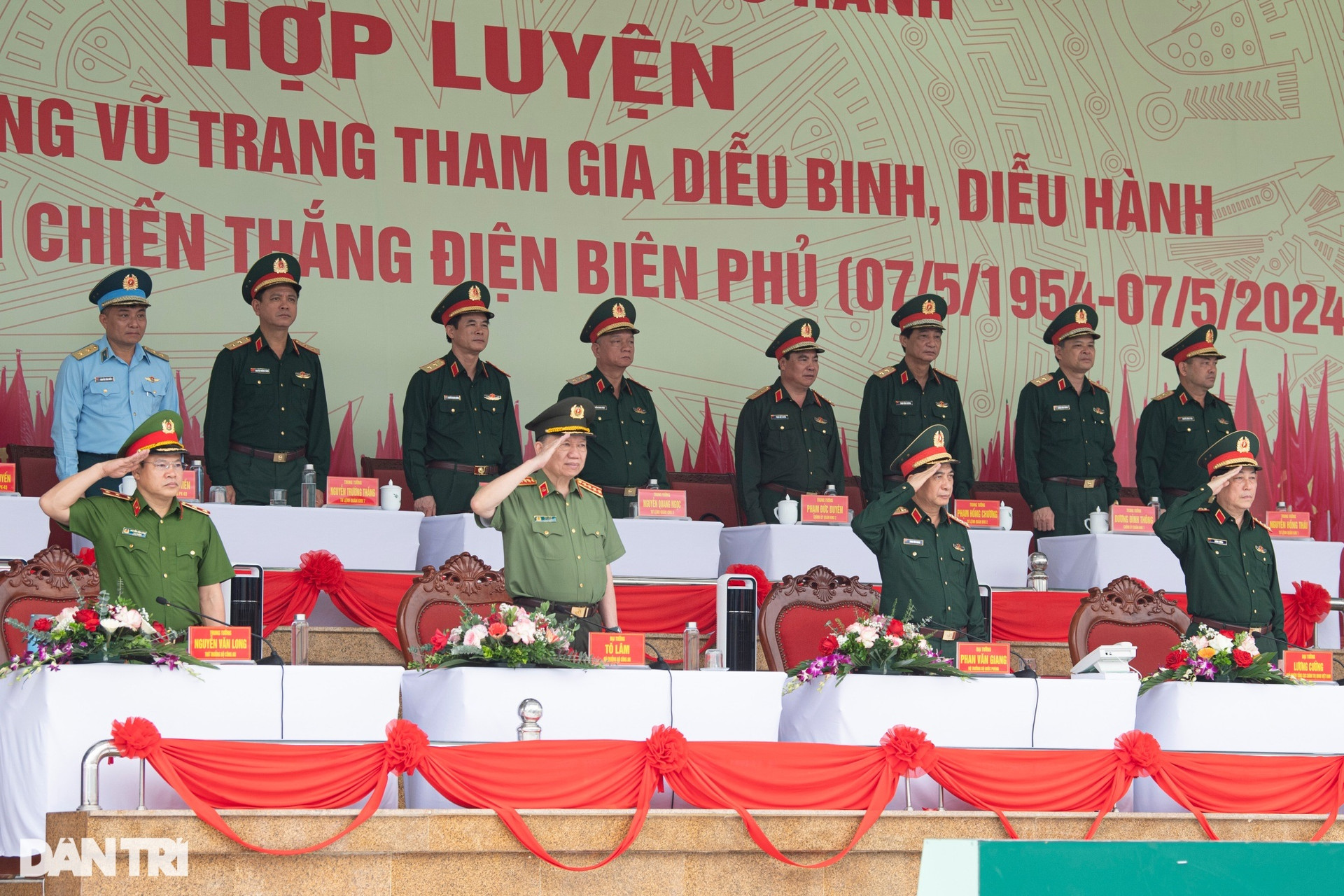 3.000 chiến sĩ hợp luyện diễu binh kỷ niệm 70 năm Chiến thắng Điện Biên Phủ - 2