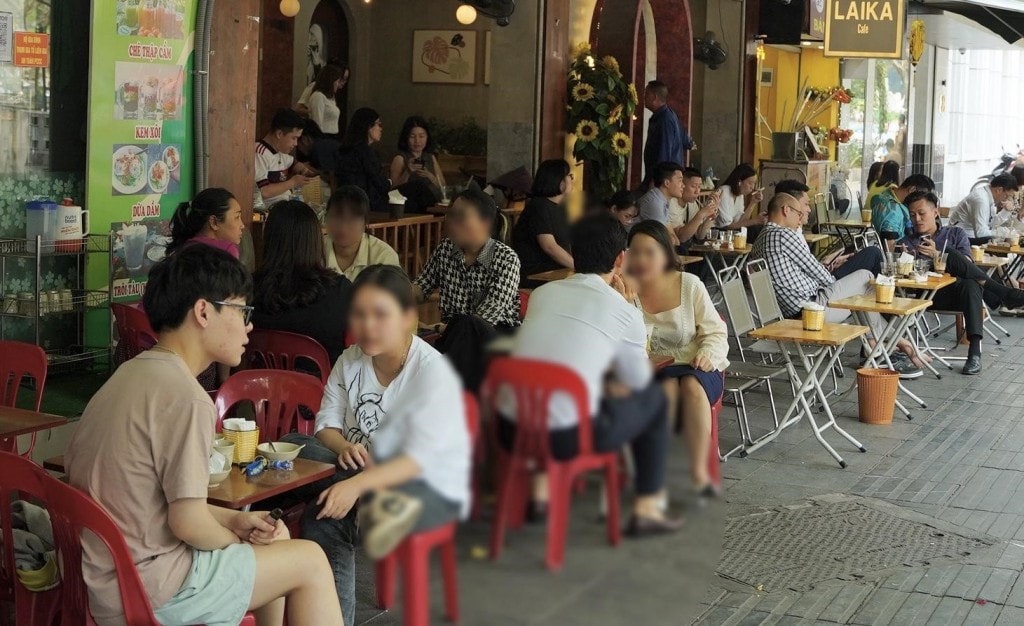 Chú ý lời nói chốn công cộng sẽ giúp hình ảnh của chúng ta đẹp hơn đồng thời tạo nên môi trường văn hóa cho xã hội (Ảnh minh họa)