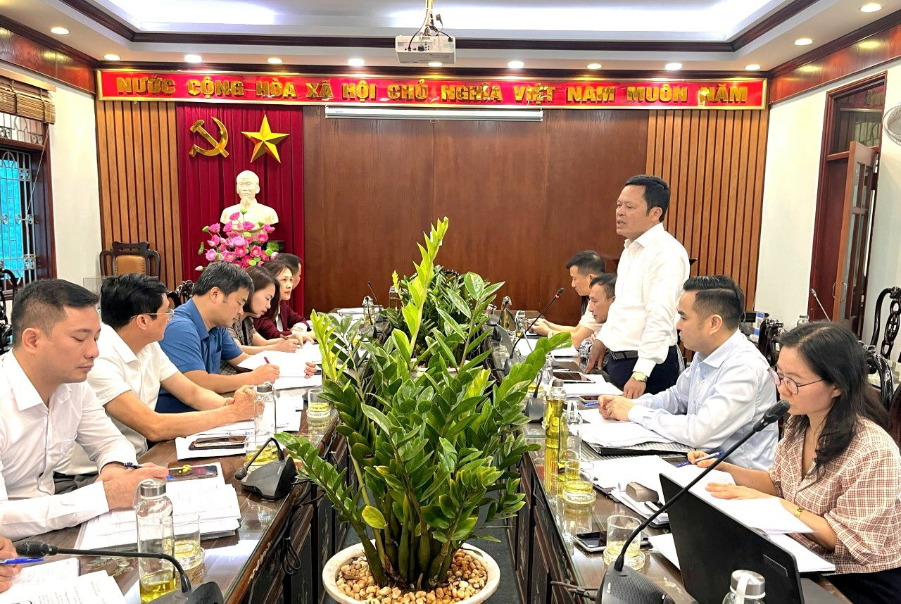 Đoàn công tác Sở NN&PTNT làm việc tại huyện Sóc Sơn.