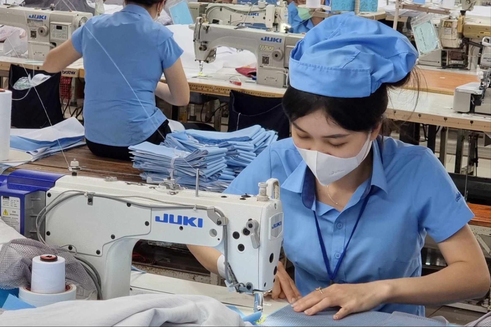 Lương tối thiểu vùng tăng 6% từ 1-7 tác động thế nào tới lương hưu?