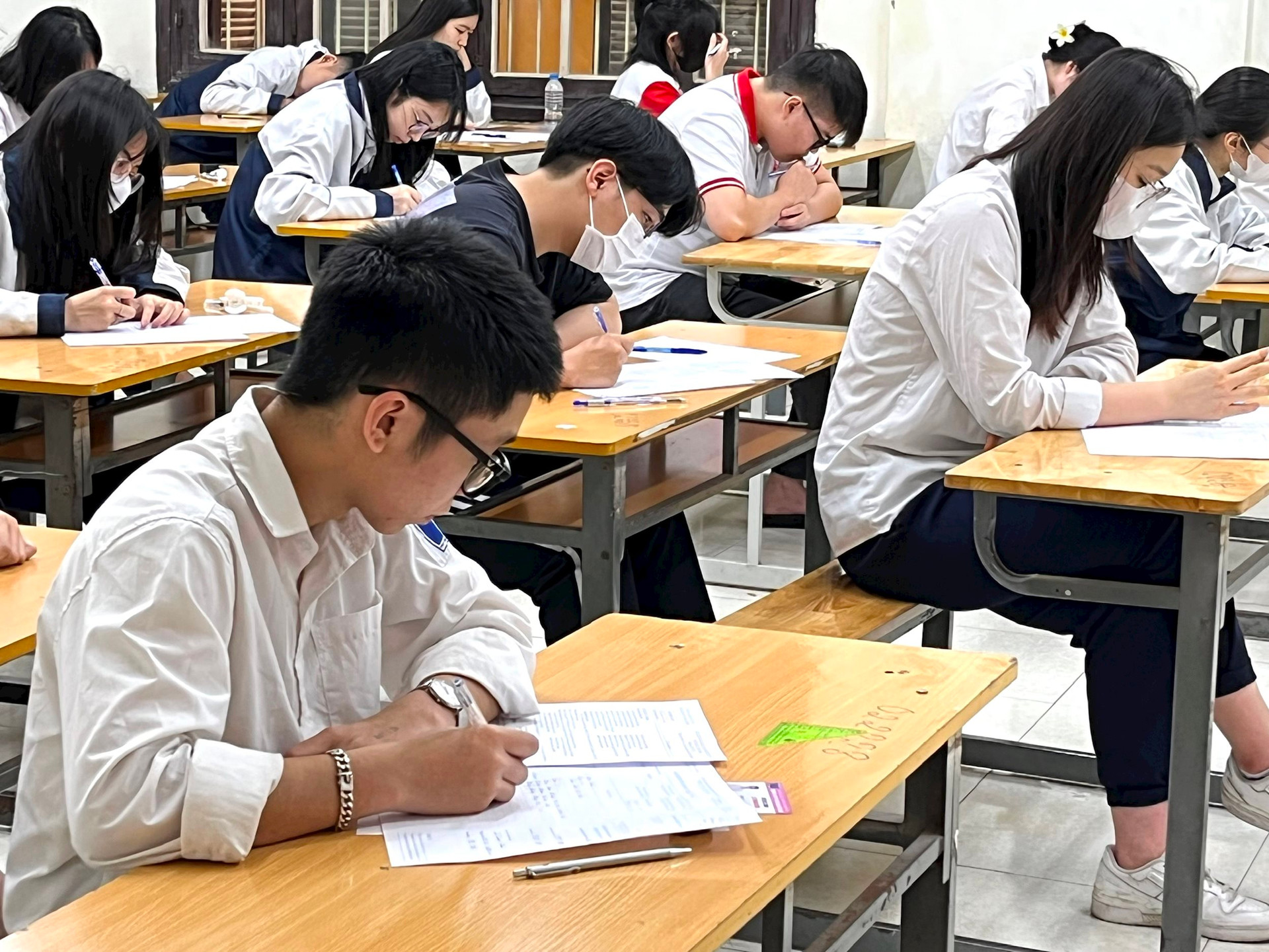 Học sinh Hà Nội làm bài khảo sát chuẩn bị cho kỳ thi tốt nghiệp THPT năm 2024Ảnh: Thống Nhất)
