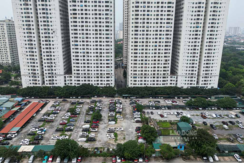 Được biết quanh khu vực này những năm qua có hàng loạt dự án chung cư mọc lên khiến cho mật độ dân số trên địa bàn phường Hoàng Liệt tăng nhanh chóng, dẫn đến số lượng phương tiện cá nhân cũng tăng theo.
